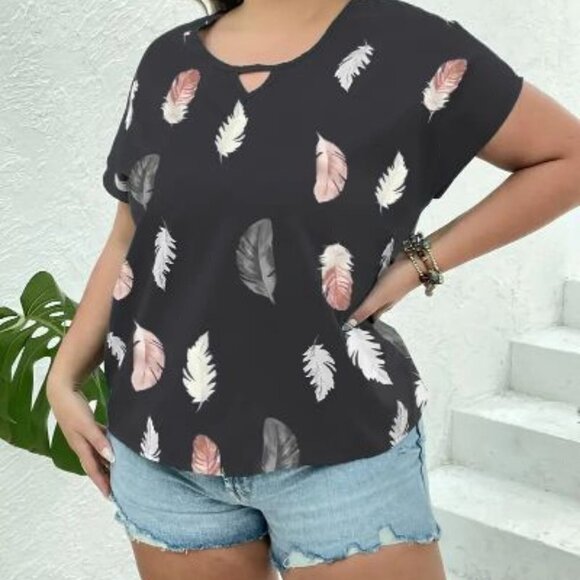 Plus Size Casual Blouse, Women's Plus Feather Print Cut Out Cap Sleeve Blouse - Picture 3 of 6